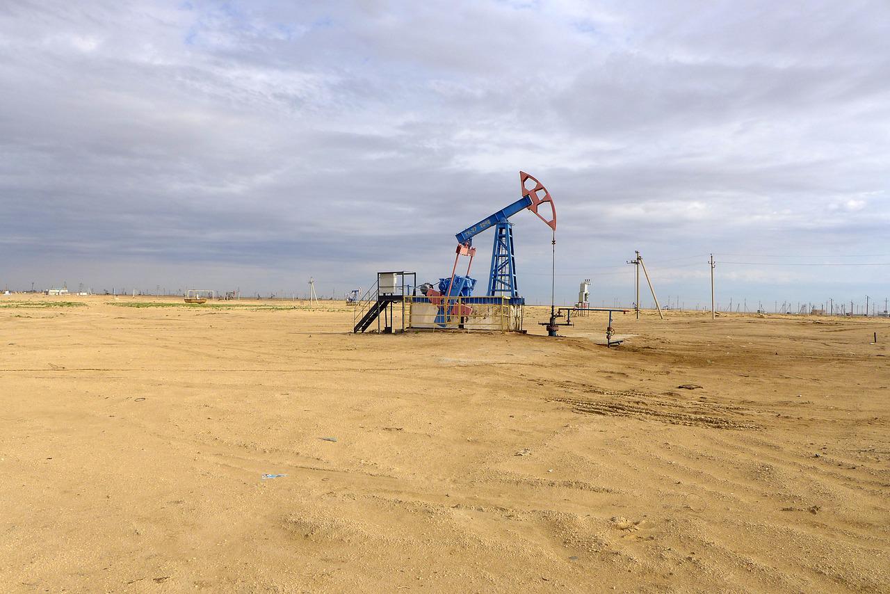 Oil production g74a6c1716 1280
